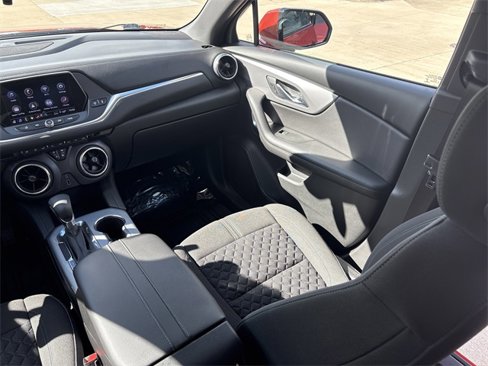 Used 2022 Chevrolet Blazer LT image 17