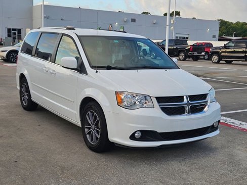 Used 2017 Dodge Grand Caravan SXT w/ Rear Park Assist Package image 3