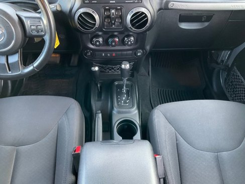 Used 2018 Jeep Wrangler Unlimited Sport S image 31