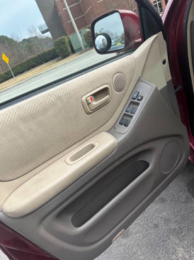 Used 2004 Toyota Highlander Limited image 10