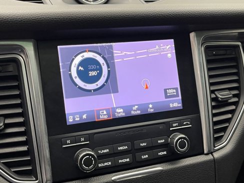 Used 2018 Porsche Macan S image 20
