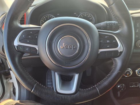 Used 2016 Jeep Renegade Trailhawk image 13