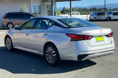 Used 2023 Nissan Altima 2.5 SV image 3