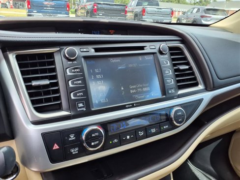 Used 2015 Toyota Highlander Limited image 21