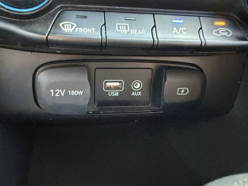 Used 2020 Hyundai Veloster 2.0 image 32