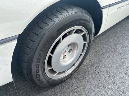 Used 1986 Chevrolet Corvette Convertible image 9