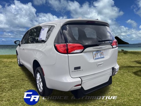 Used 2017 Chrysler Pacifica LX image 5