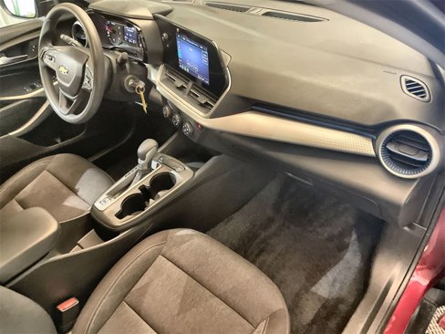 Used 2024 Chevrolet Trax LS image 25