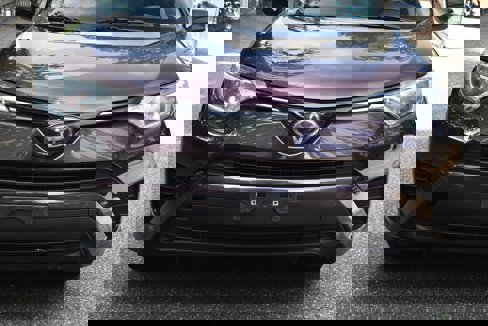 Used 2017 Toyota RAV4 LE image 14