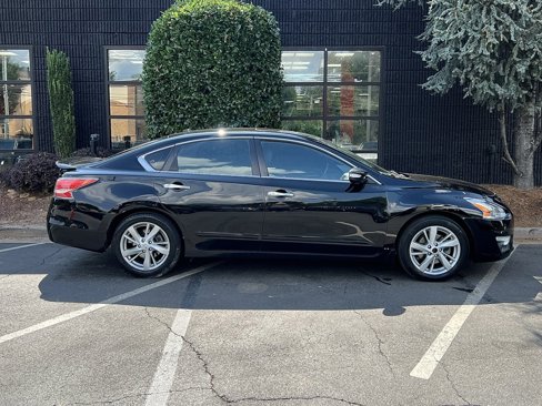 Used 2015 Nissan Altima 2.5 SL w/ Moonroof Package image 18