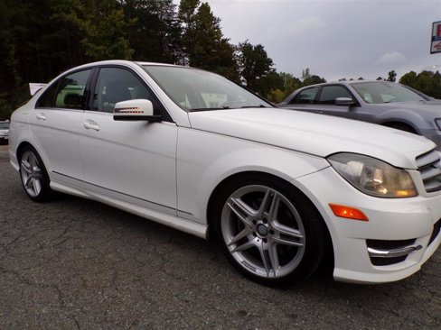 Used 2013 Mercedes-Benz C 300 4MATIC Sedan image 4