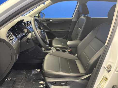 Used 2021 Volkswagen Tiguan SE image 12