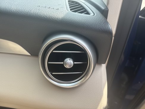 Used 2020 Mercedes-Benz GLC 300 4MATIC image 39