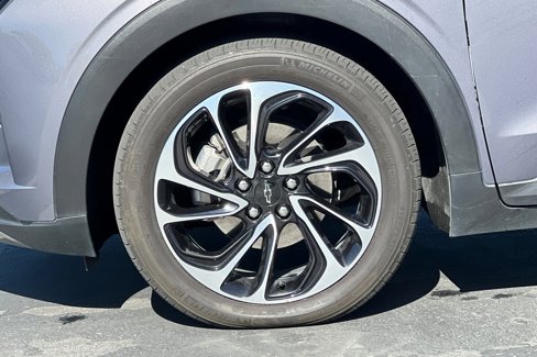 Certified 2022 Chevrolet Bolt EUV Premier w/ Sun & Sound Package image 44