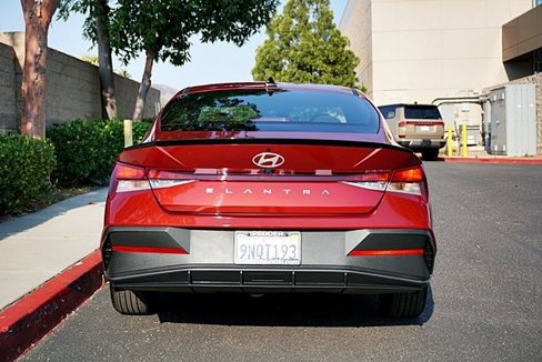Certified 2025 Hyundai Elantra Sport image 9