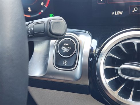 Used 2021 Mercedes-Benz GLB 250 image 21