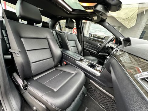 Used 2016 Mercedes-Benz E 350 4MATIC Sedan w/ Premium Package image 20