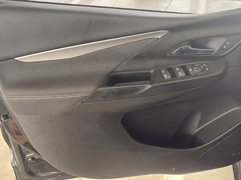 Used 2022 Chevrolet Bolt LT image 11