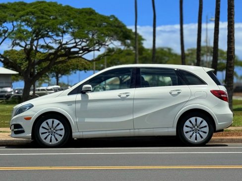 Used 2017 Mercedes-Benz B 250e image 2