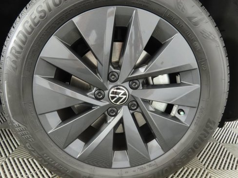 Certified 2024 Volkswagen Taos S image 34