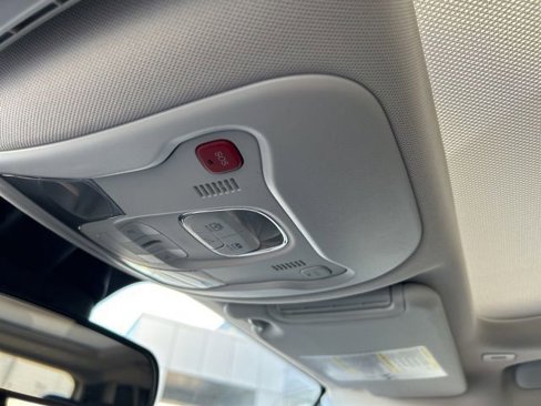 Used 2023 Jeep Renegade Altitude w/ Sun/Sound Group image 17