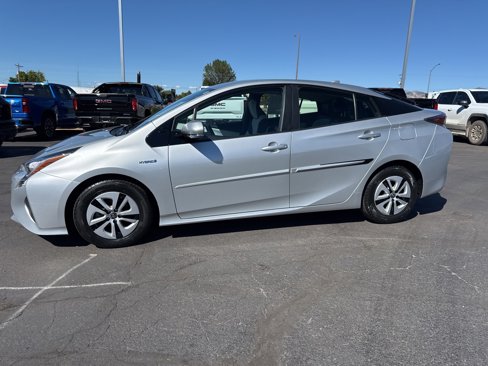 Used 2017 Toyota Prius Four image 3