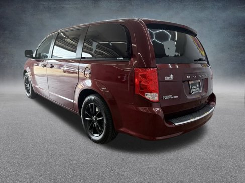 Used 2019 Dodge Grand Caravan GT image 4