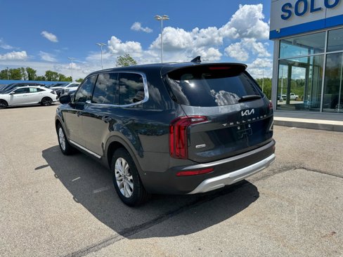 Used 2022 Kia Telluride LX image 3