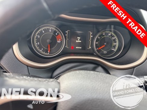 Used 2018 Jeep Cherokee Sport image 7