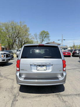 Used 2018 Dodge Grand Caravan SXT image 7