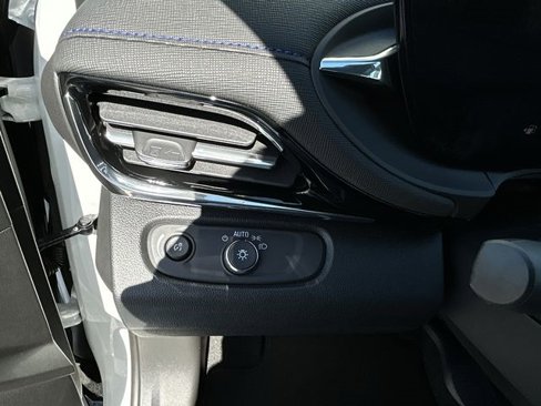 New 2025 Buick Envista Sport Touring w/ Convenience I Package image 17