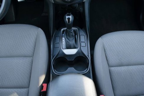 Used 2017 Hyundai Santa Fe SE image 26