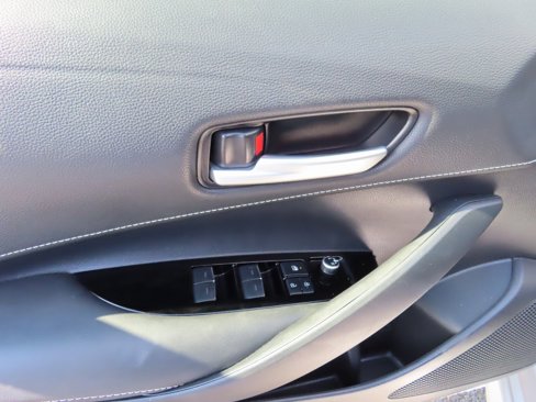 Used 2021 Toyota Corolla SE image 12