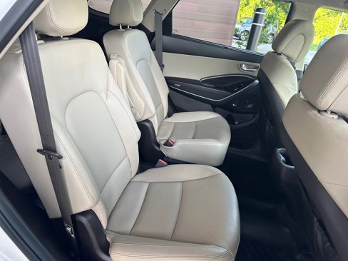 Used 2017 Hyundai Santa Fe Limited image 18