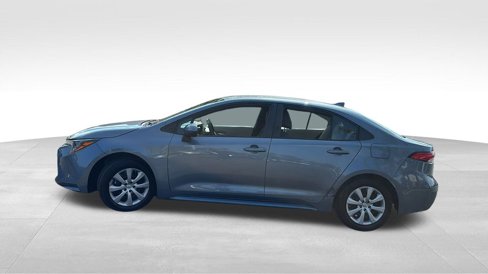 Used 2021 Toyota Corolla LE image 4