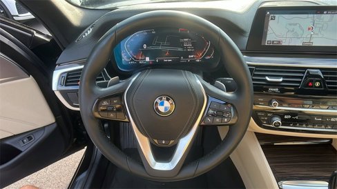 Used 2020 BMW 530i w/ Premium Package image 25