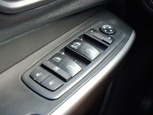 Used 2019 Jeep Cherokee Latitude w/ Popular Appearance Group image 24