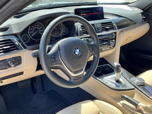 Used 2018 BMW 330e image 14
