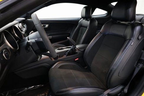 Used 2016 Ford Mustang Shelby GT350 w/ Technology Package image 70