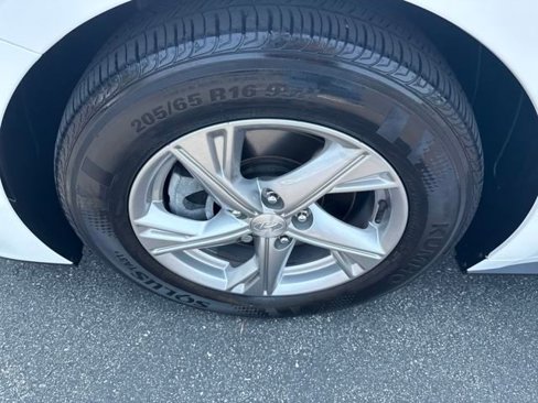 Certified 2023 Hyundai Sonata SE w/ Preferred Accessory Package image 27