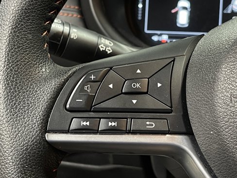 Used 2023 Nissan Kicks SR image 21