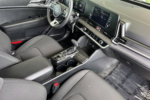Used 2024 Kia Sportage LX image 16