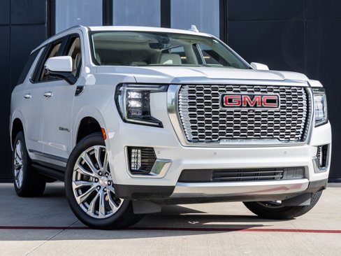 Used 2022 GMC Yukon Denali w/ Denali Premium Package image 2