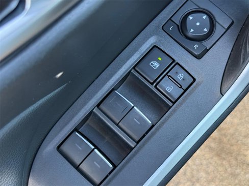 Used 2023 Toyota RAV4 XLE Premium image 22