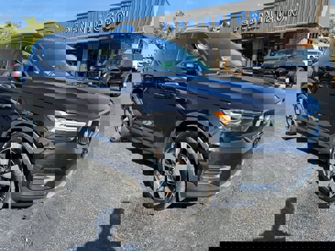 Used 2020 Volvo XC40 T5 Momentum image 9