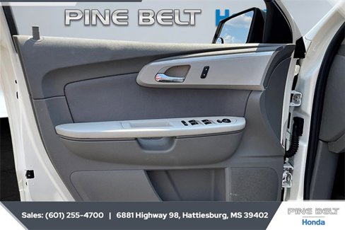 Used 2011 Chevrolet Traverse LS image 16