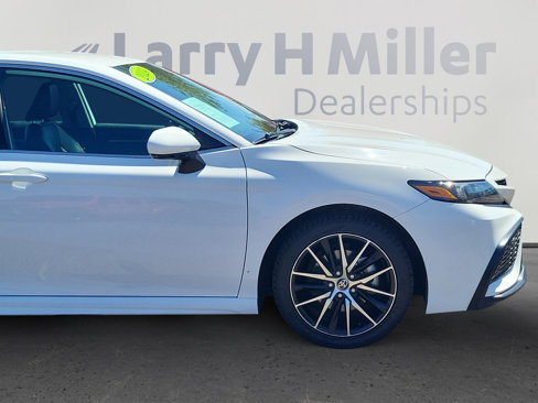 Used 2024 Toyota Camry SE image 8
