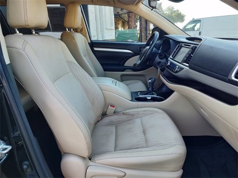 Used 2018 Toyota Highlander Plus image 32