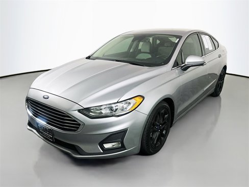 Used 2020 Ford Fusion SE w/ Equipment Group 151A image 3