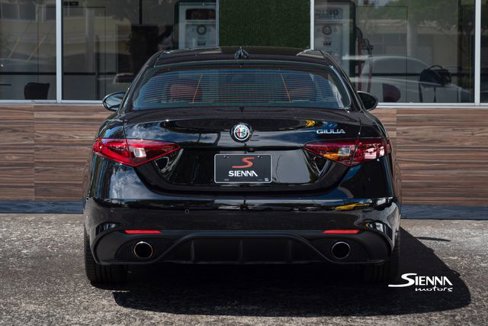 Used 2018 Alfa Romeo Giulia image 5